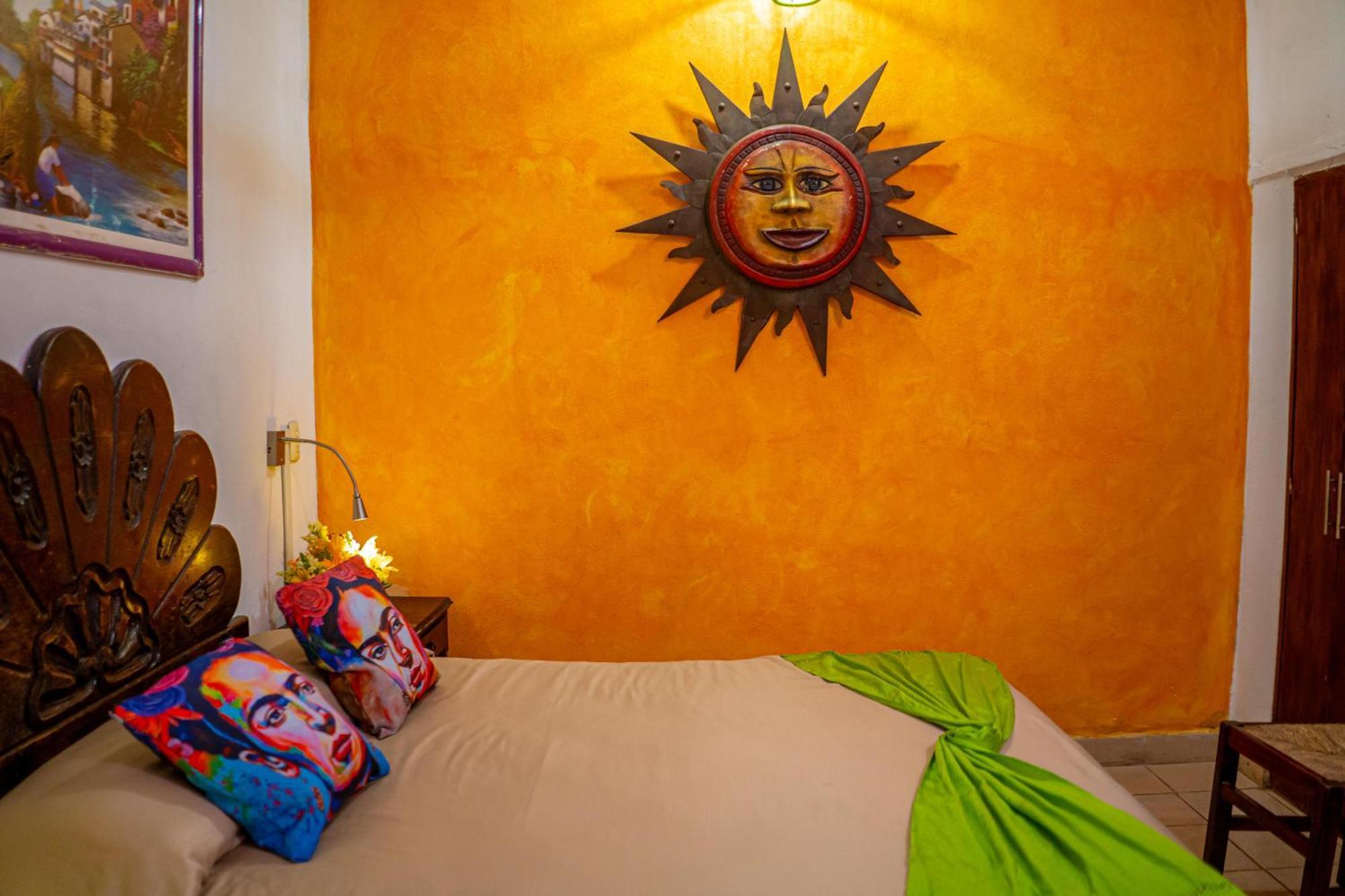 Hotel Posada De Roger Puerto Vallarta Bagian luar foto